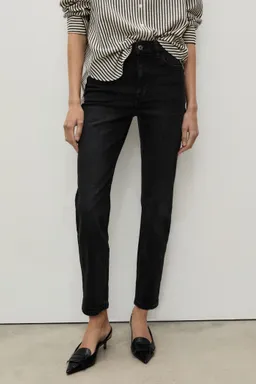 Jean newmom confort tiro alto de Mango en Pantalones para argentina