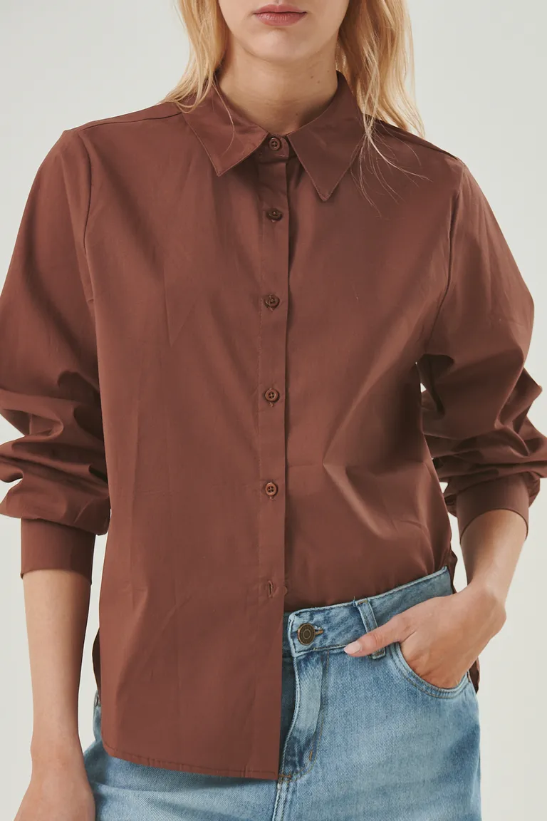 Camisa nuri de cuello camisero, abotonadura completa y mangas largas con puños de Sweet en Camisas para argentina