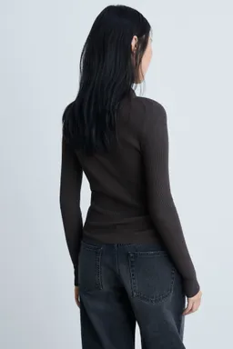 Cárdigan punto cremallera de Mango en Buzos y Sweaters para argentina