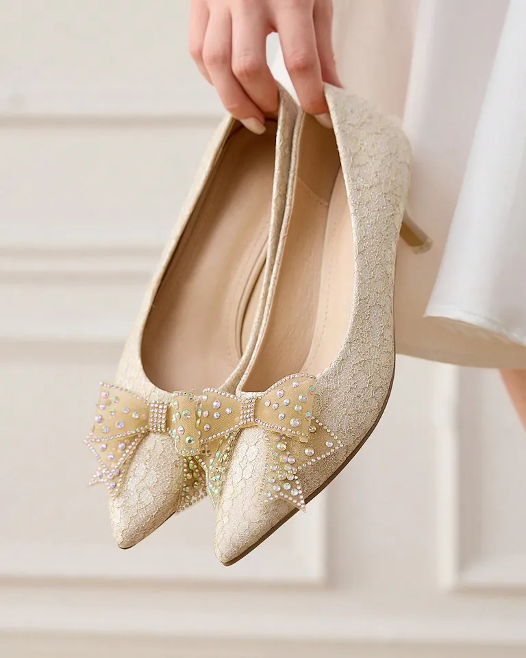 Stilettos minimalistas punta fina de Cuccoo en Zapatos con Tacos para argentina