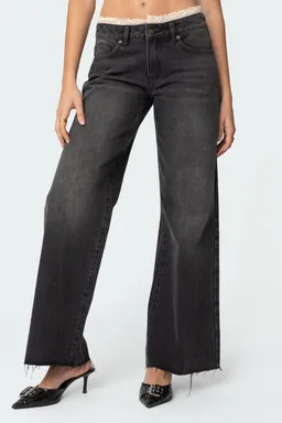 Jeans karli con detalle encaje de Edikted en Pantalones para argentina