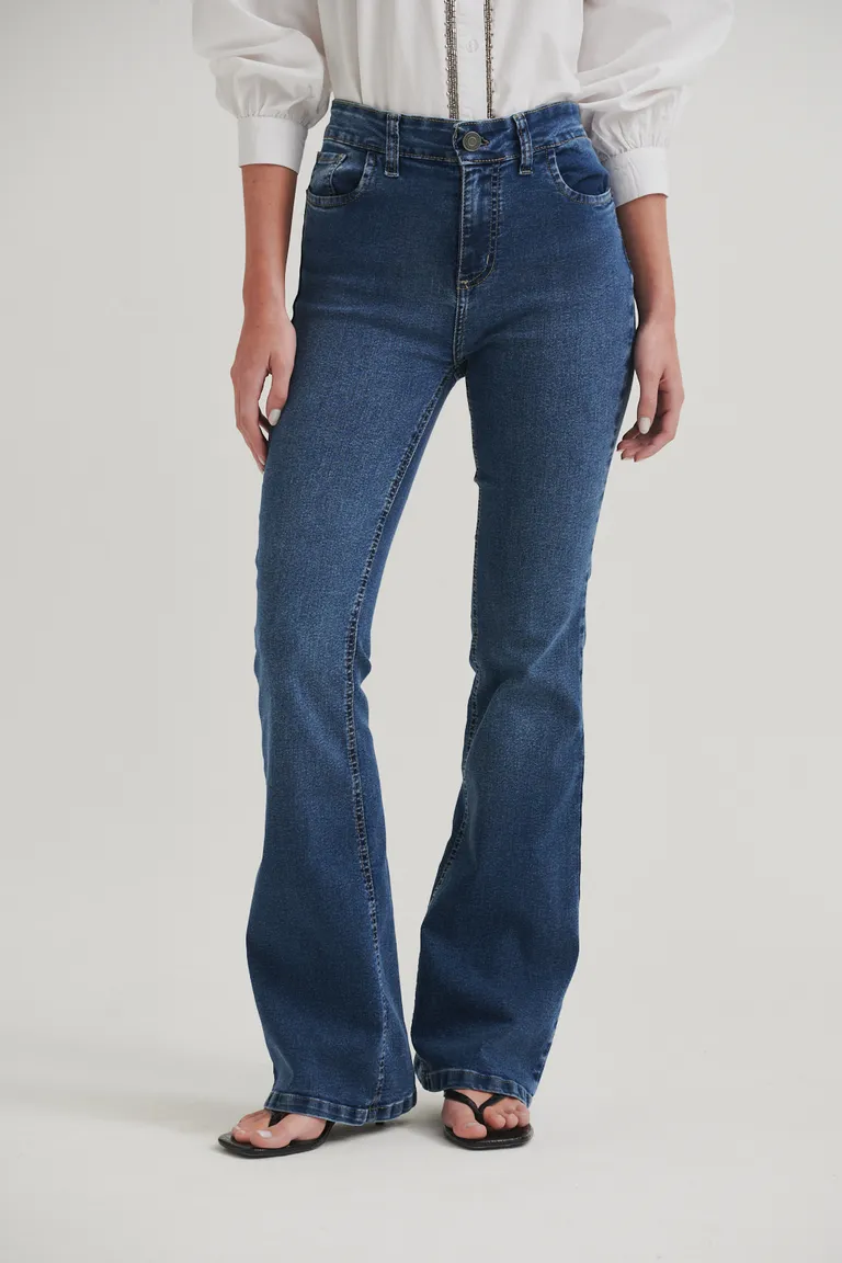 Pantalón Jean de Tiro Alto con Abertura en Botamanga de Sweet en Pantalones para argentina