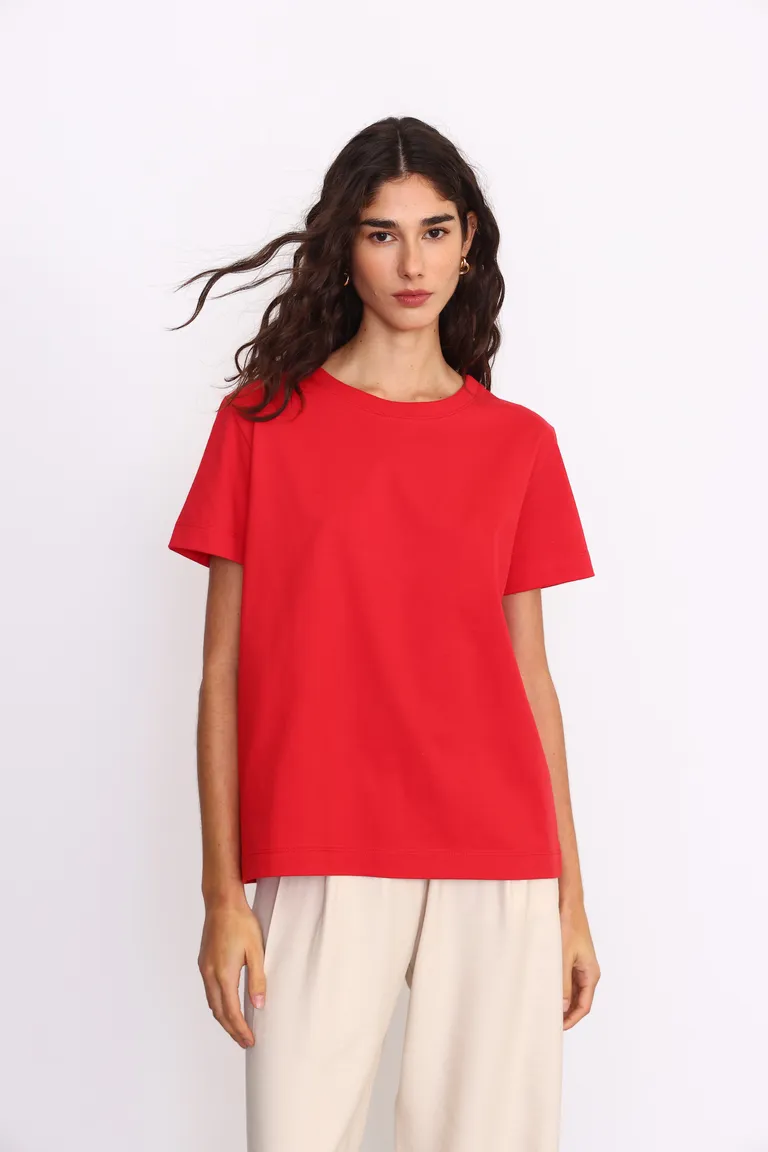 Remera de jersey de corte recto y holgado con cuello redondo y mangas cortas de Yagmour en Remeras para argentina