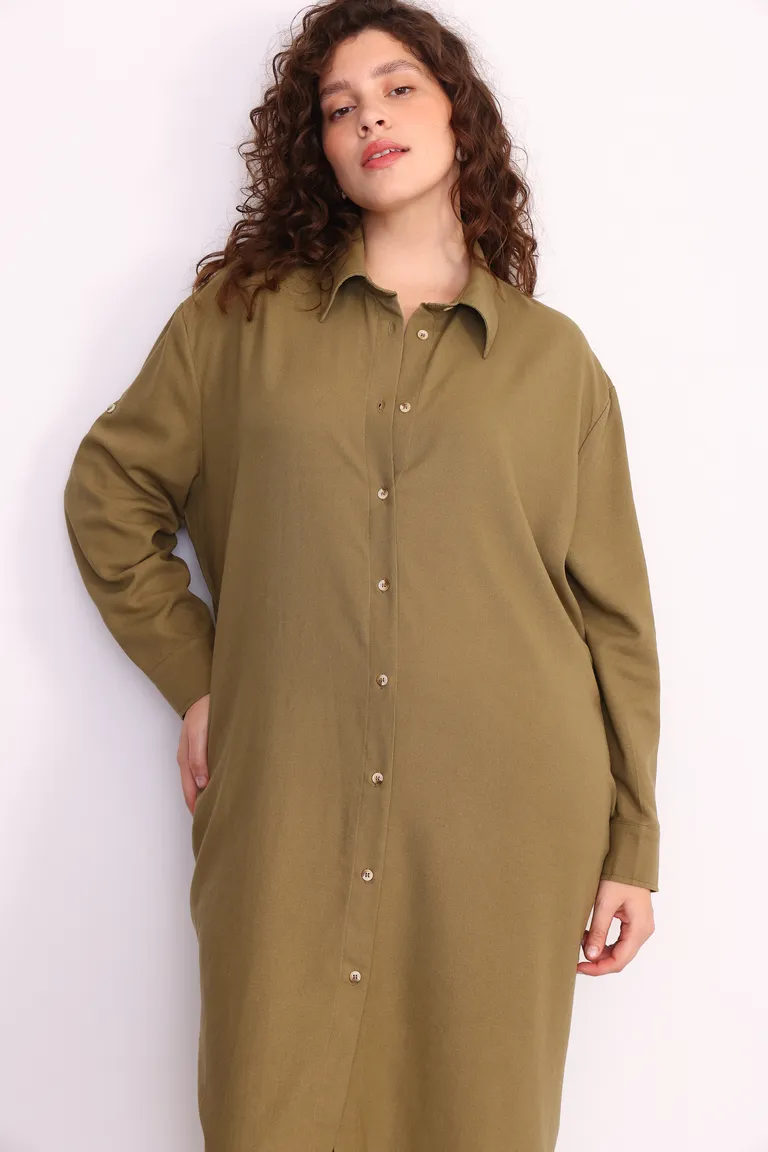Vestido camisero confeccionado en lino de corte holgado y diseño sencillo de Yagmour en Vestidos para argentina