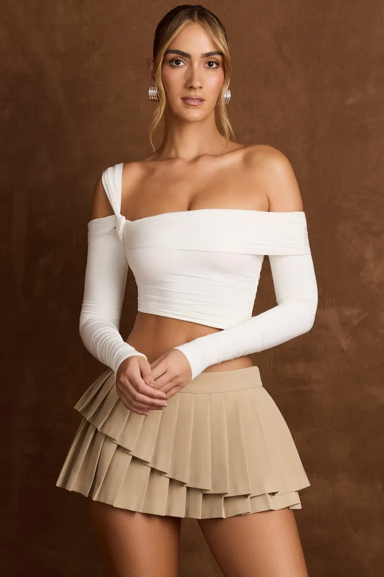 Top asimétrico escote bardot drapeado de Oh Polly en Tops para argentina