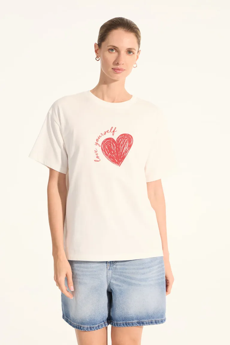 Remera blanca de manga corta con estampa de corazón en relieve de Portsaid en Remeras para argentina