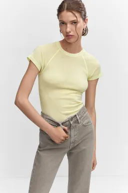 Remera detalle costura de Mango en Remeras para argentina