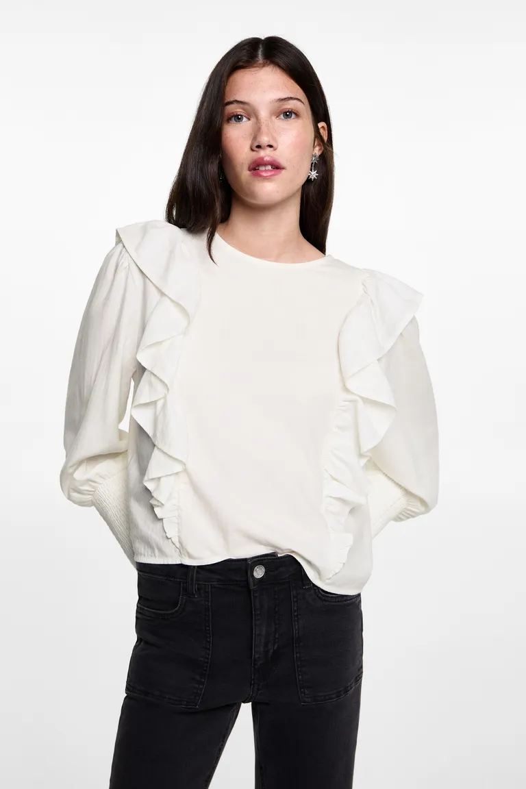 Blusa fruncida con volantes de Mango Teen en Blusas para argentina