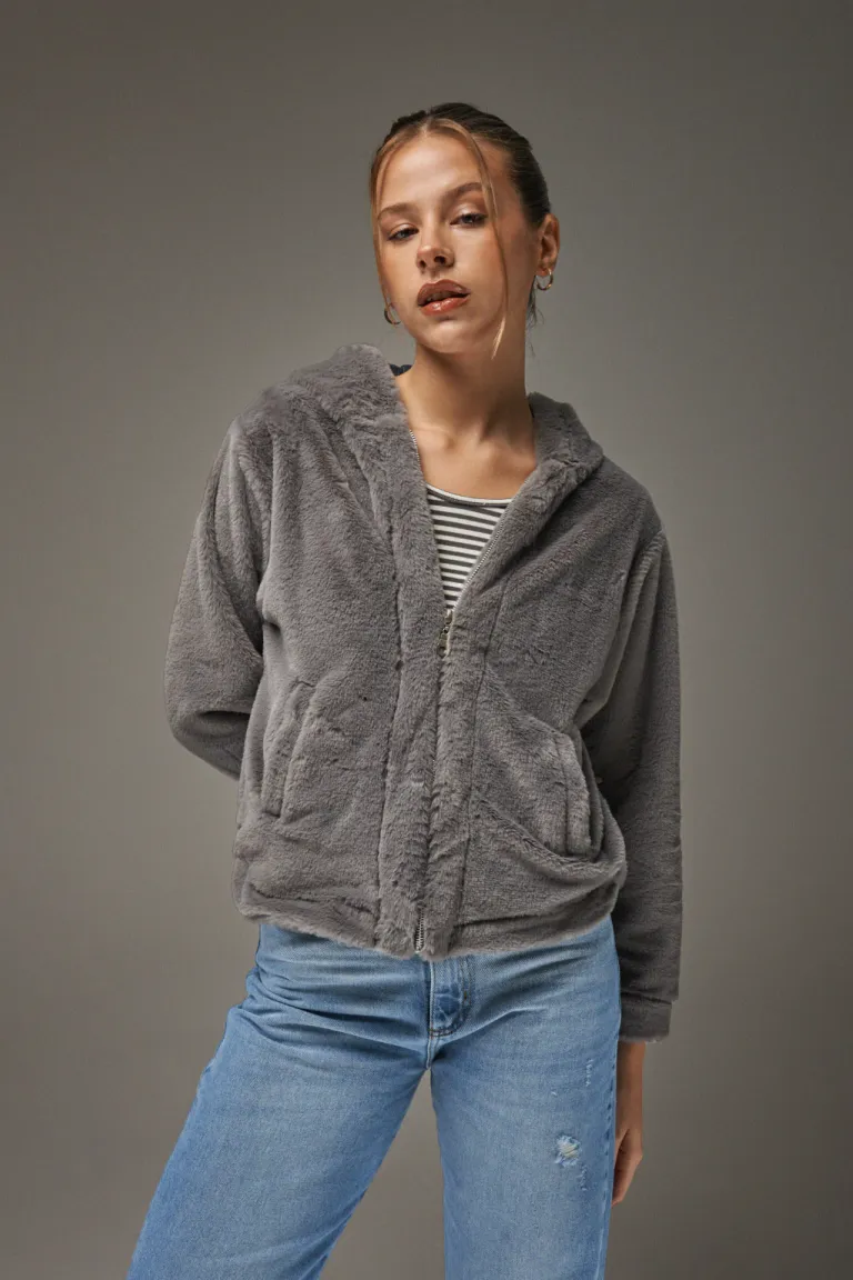 Campera suzy: Chaqueta de diseño versátil y elegante para el día a día de la mujer de Apricot en Chaquetas para argentina