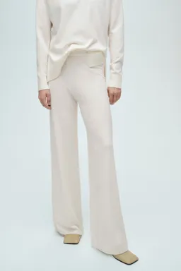 Pantalón wideleg punto fino de Mango en Pantalones para argentina
