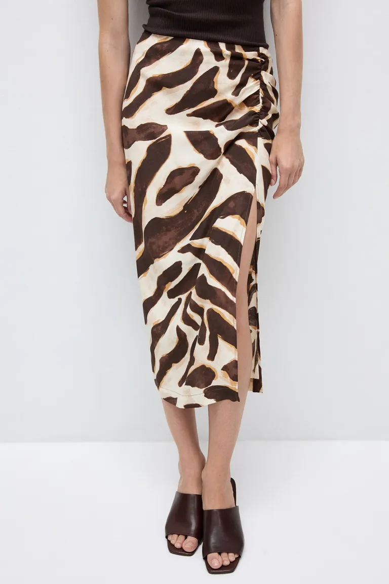 Falda drapeada animal print de Mango en Faldas para argentina