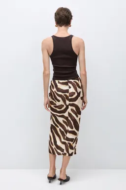Falda drapeada animal print de Mango en Faldas para argentina