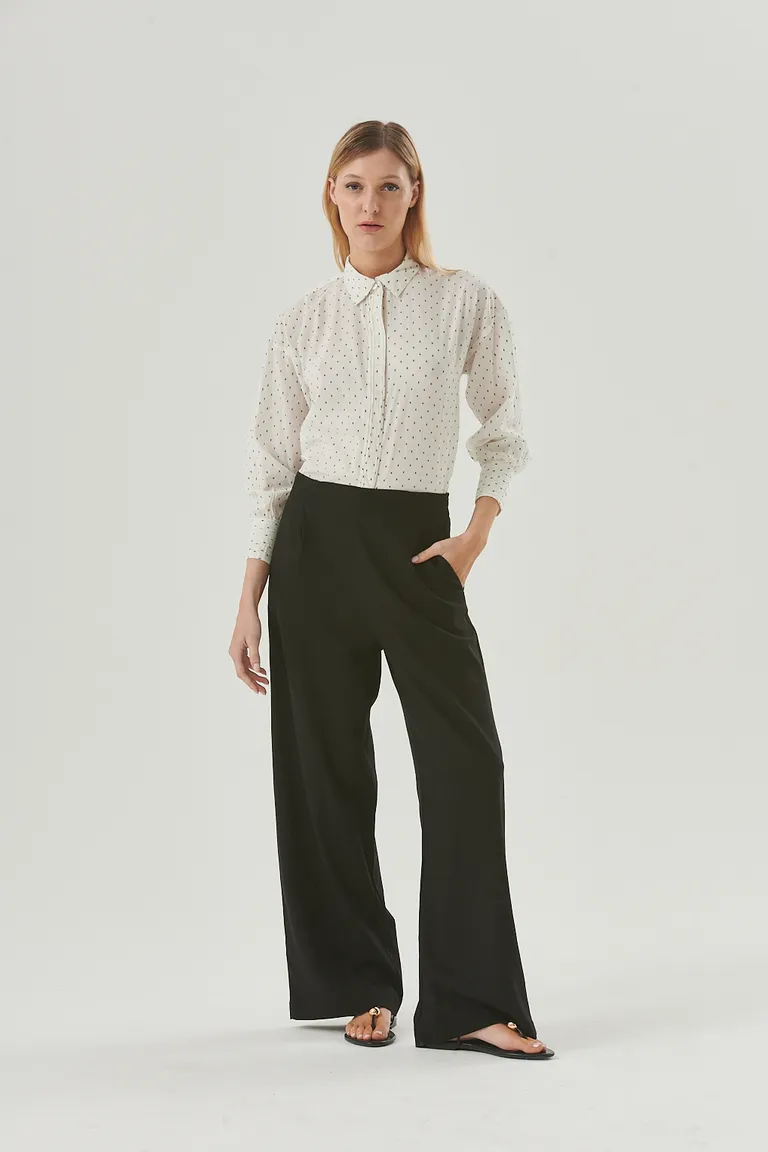 Pantalón ancho de corte elegante y ajuste cómodo para un look relajado y sofisticado de Sweet en Pantalones para argentina