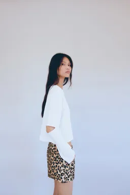 Remera manga larga aberturas de Mango en Buzos y Sweaters para argentina