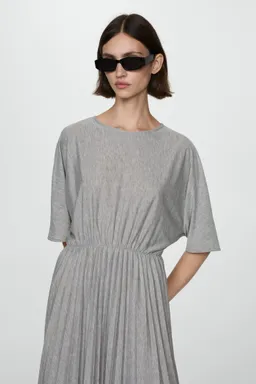 Vestido plisado cintura elástica de Mango en Vestidos para argentina