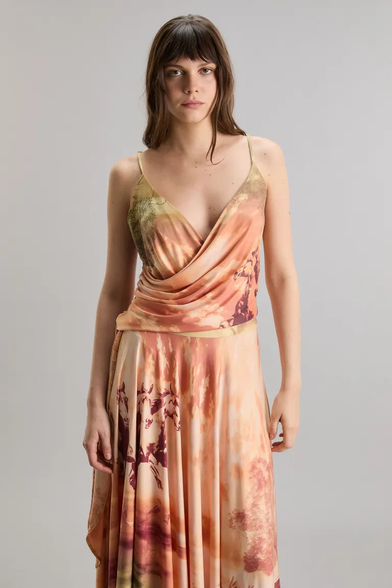 Vestido de diseño vintage con estampado exclusivo y detalles drapeados de Kosiuko en Vestidos para argentina