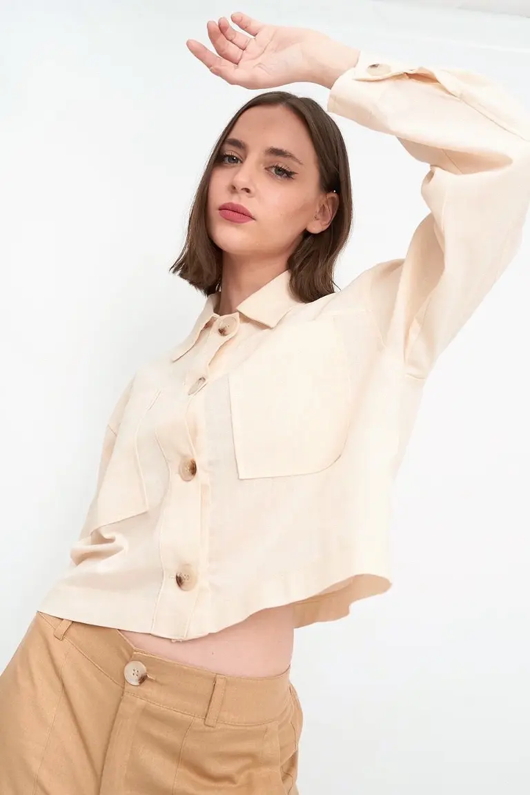 Chaqueta Crop de Lino de Hesed en Chaquetas para argentina