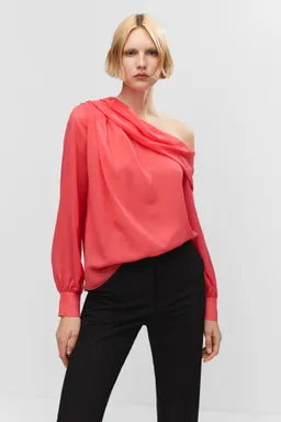Blusa oversize asimétrica de Mango en Blusas para argentina