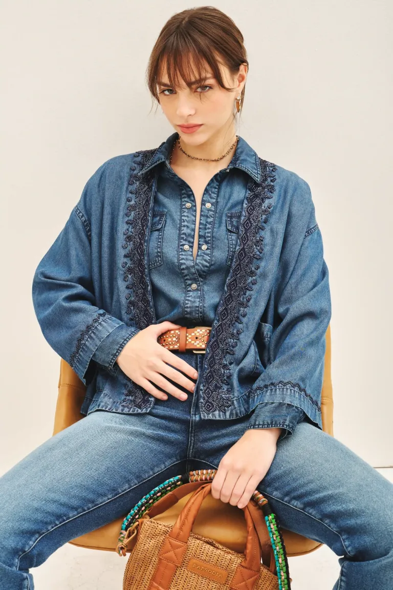 Kimono de Tencel con Detalles Bordados en Colores Vibrantes de Rapsodia en Kimonos para argentina