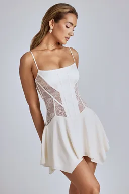 Mini vestido encaje pañuelo marfil de Oh Polly en Vestidos para argentina