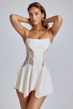 Mini vestido encaje pañuelo marfil de Oh Polly en Vestidos para argentina