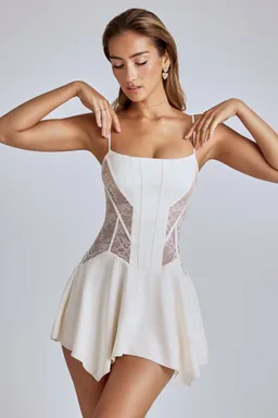Mini vestido encaje pañuelo marfil de Oh Polly en Vestidos para argentina