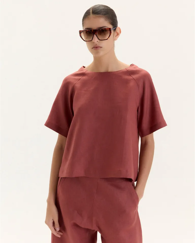 Top de Corte Minimalista con Detalles Distintivos en la Espalda de Blue Sheep en Tops para argentina