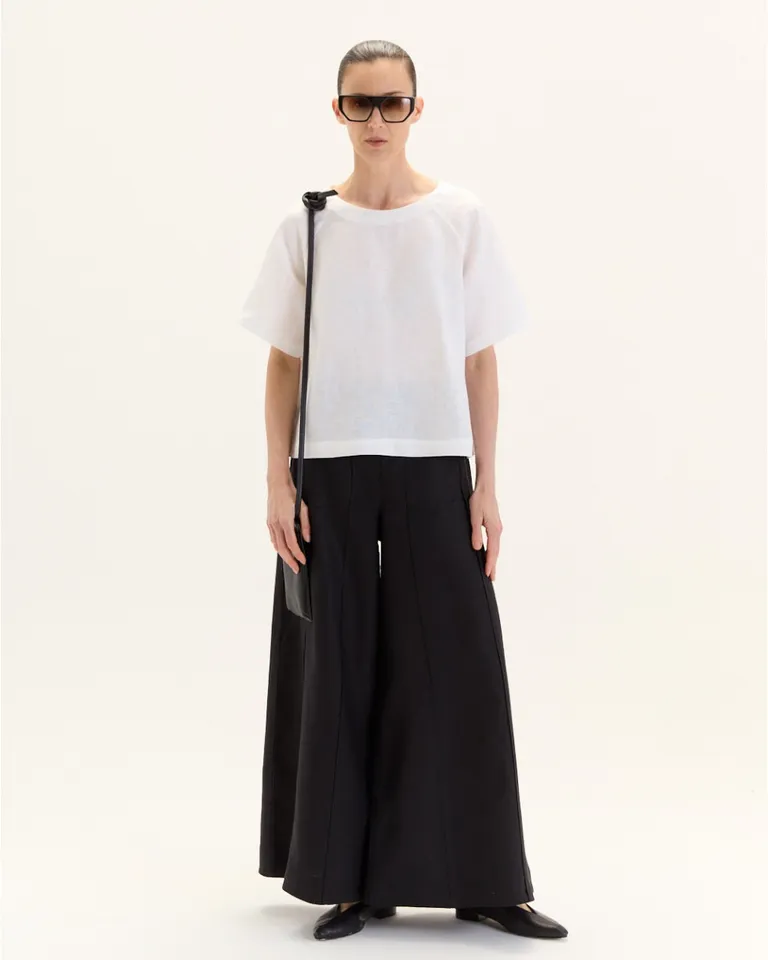 Top de Corte Minimalista con Detalles Distintivos en la Espalda de Blue Sheep en Tops para argentina