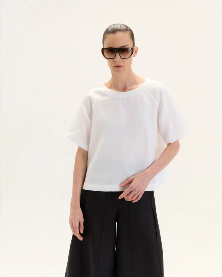 Top de Corte Minimalista con Detalles Distintivos en la Espalda de Blue Sheep en Tops para argentina