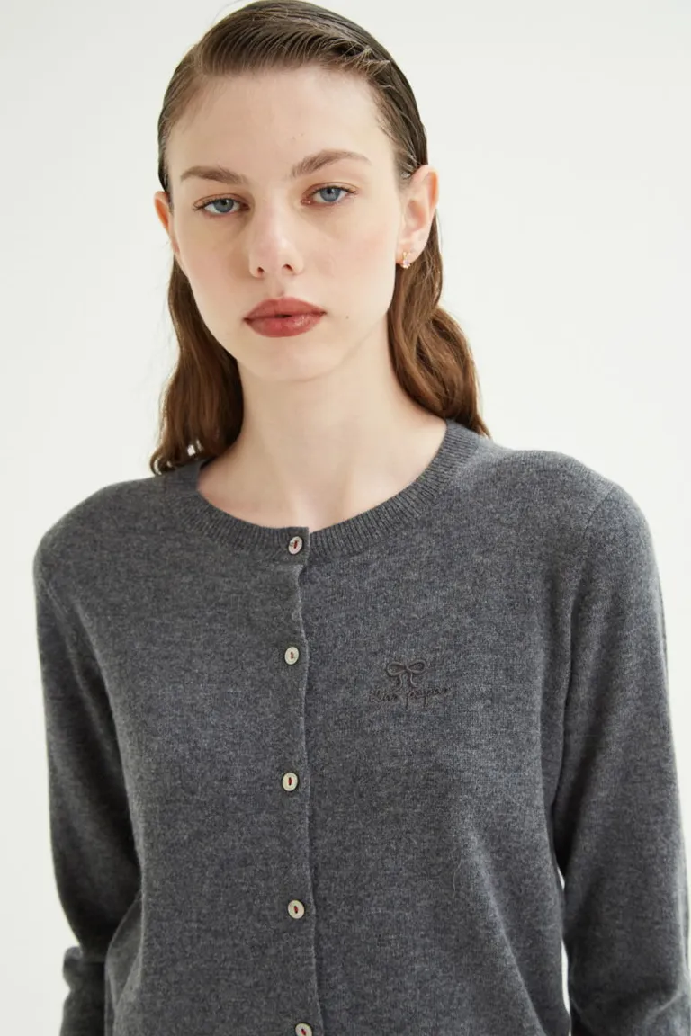 Cardigan de punto con cierre frontal de botones y cuello redondo de Las Pepas en Buzos y Sweaters para argentina