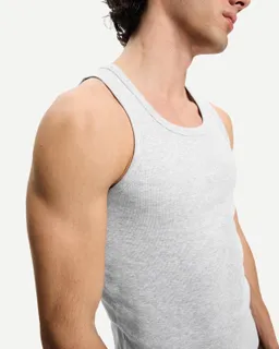 Remera musculosa rib de Bershka en Remeras y Polos para argentina