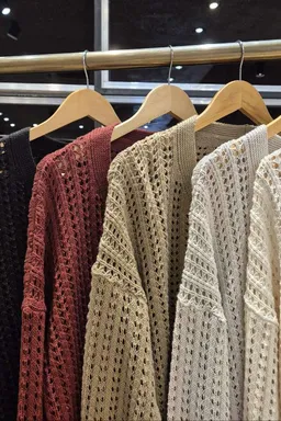 Saco hilo ancho con botones de Hesed en Buzos y Sweaters para argentina
