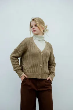 Saco hilo ancho con botones de Hesed en Buzos y Sweaters para argentina