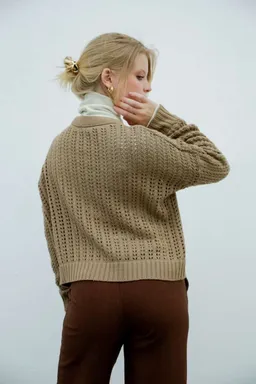 Saco hilo ancho con botones de Hesed en Buzos y Sweaters para argentina
