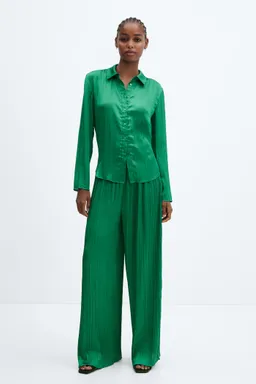 Camisa plisada satinada de Mango en Camisas para argentina