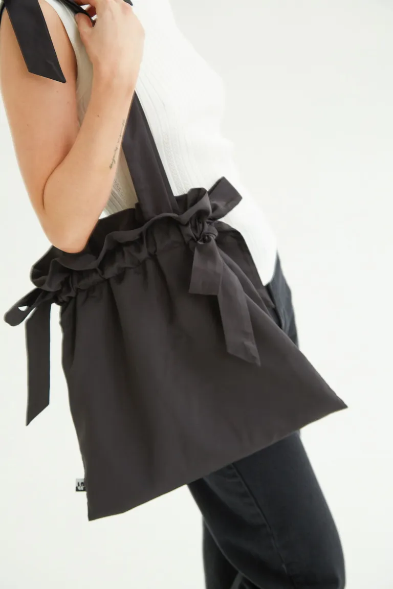 Tote bag de tela con lazos ajustables, amplio y versátil de Las Pepas en Bolsos y Carteras para argentina