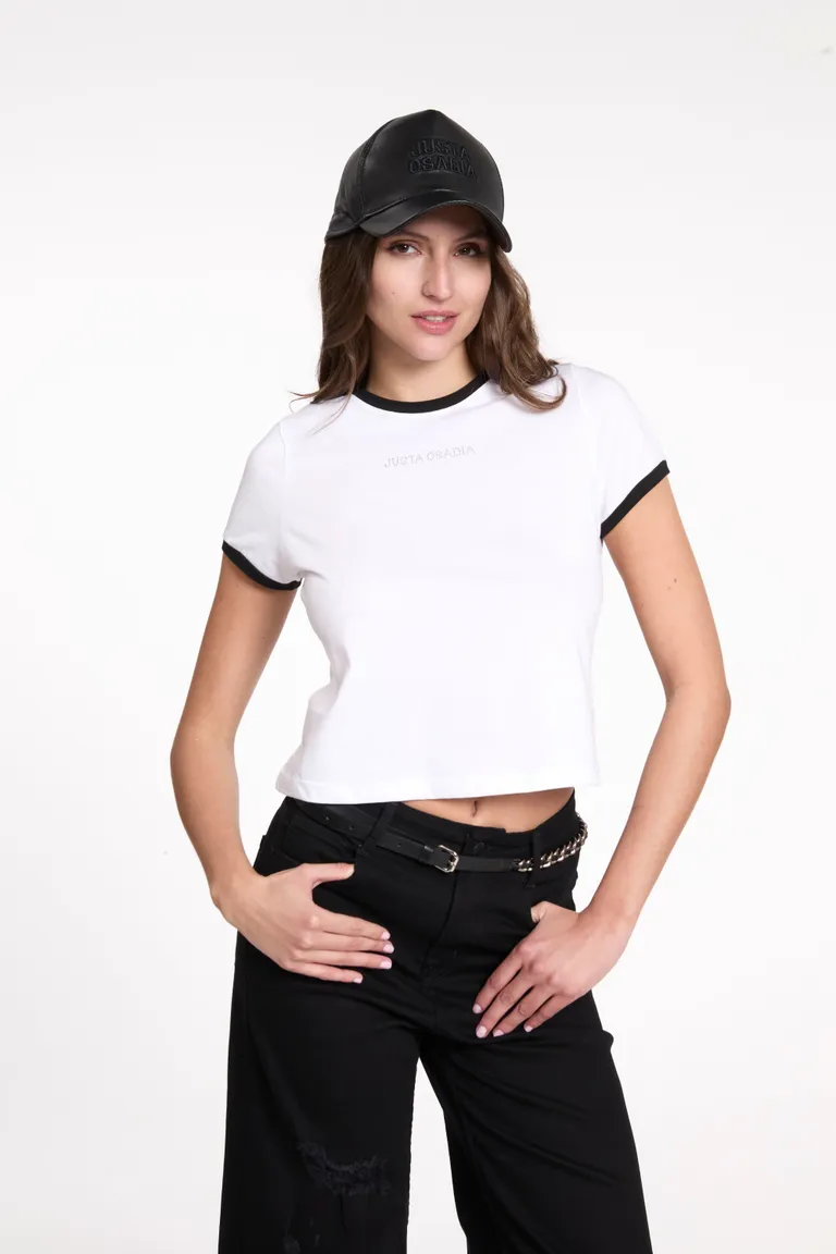 Remera de algodón con detalles en contraste - Diseño urbano y moderno de Justaosadia en Remeras para argentina