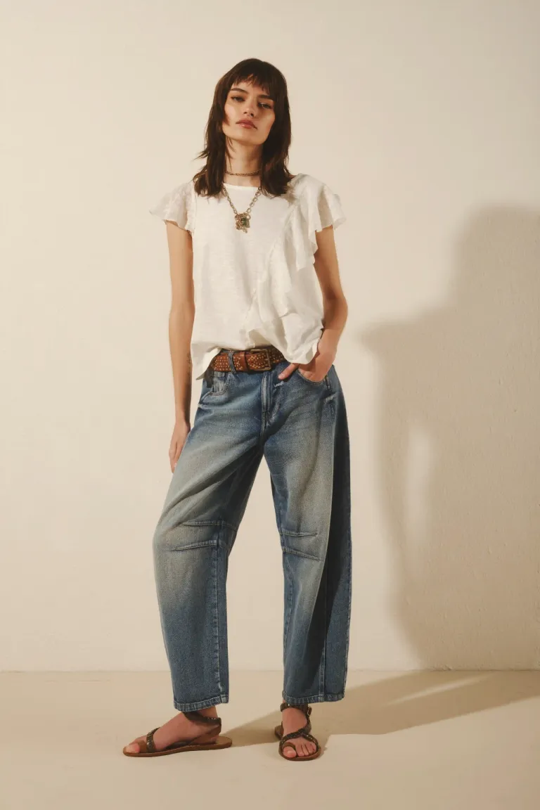 Remera de algodón con encaje y volado en el delantero de Rapsodia en Remeras para argentina