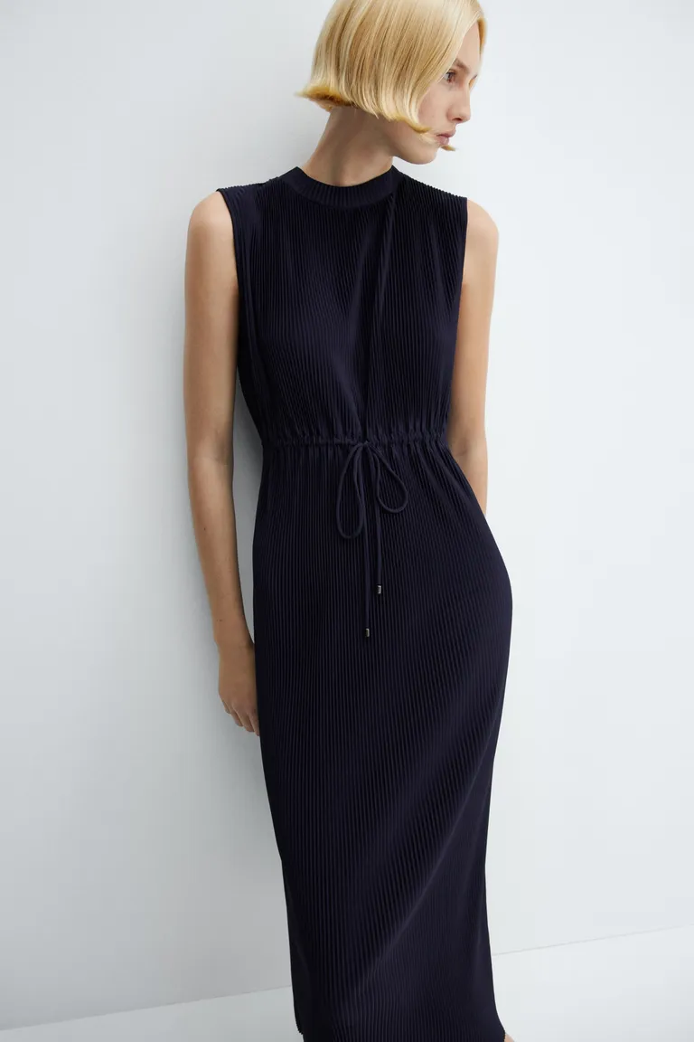 Vestido midi plisado de Mango en Vestidos para argentina
