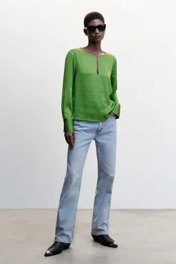 Blusa satinada con abertura de Mango en Blusas para argentina