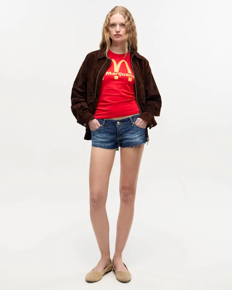 Micro shorts de denim azul con 5 bolsillos y lavado tipo bigotes de Ay Not Dead en Shorts para argentina