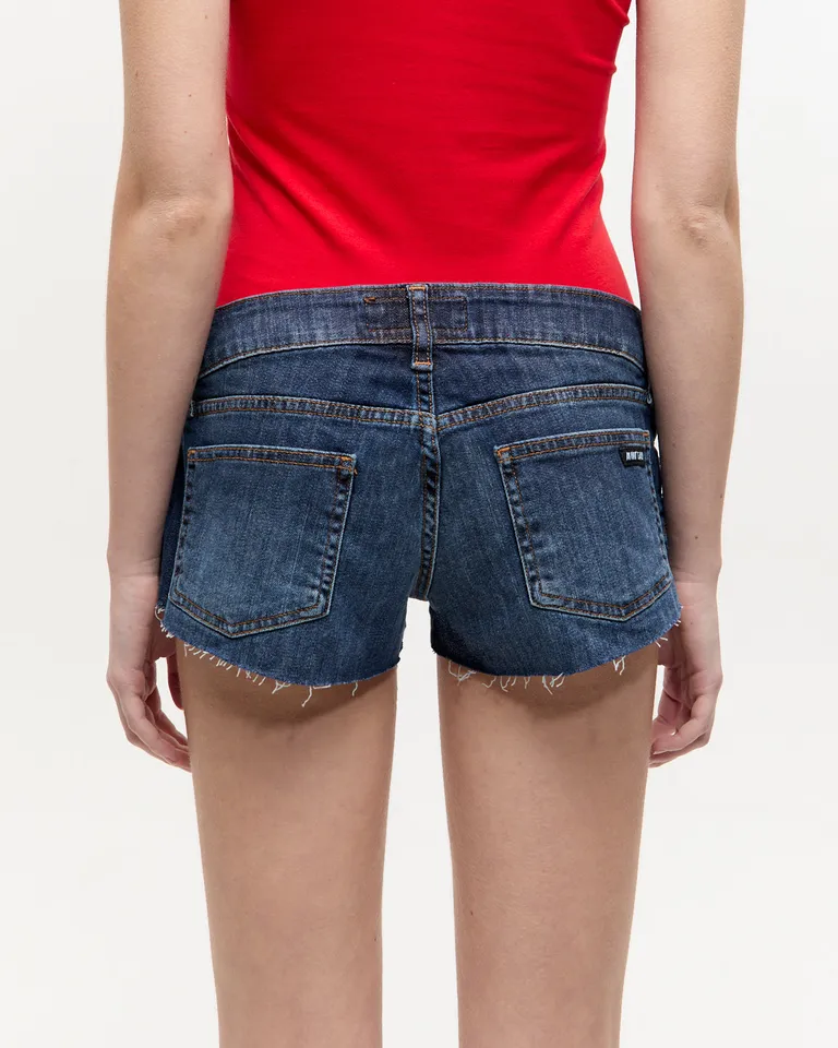 Micro shorts de denim azul con 5 bolsillos y lavado tipo bigotes de Ay Not Dead en Shorts para argentina