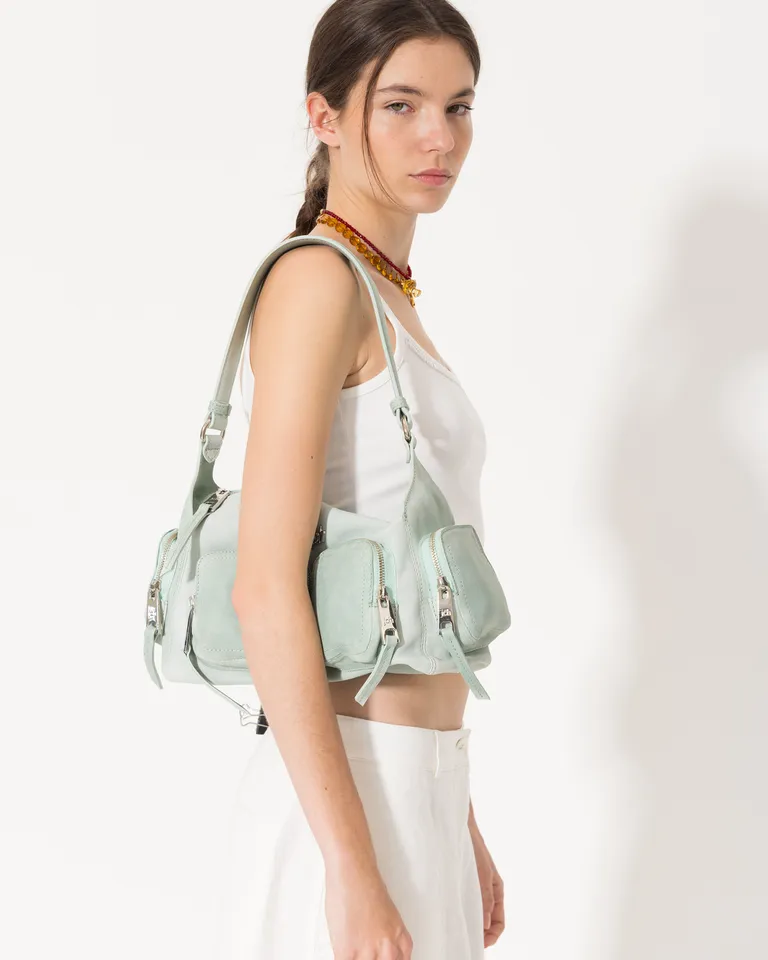 Cartera de cuero verde con bolsillos y cierre para mujer de Jazmin Chebar en Bolsos y Carteras para argentina