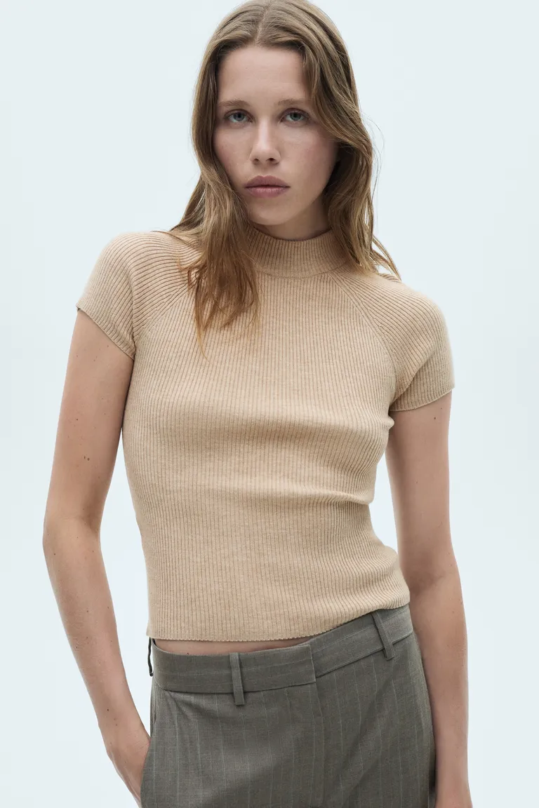 Remera canalé cuello perkins de Mango en Buzos y Sweaters para argentina