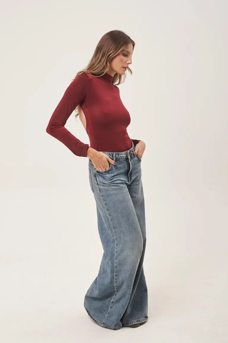 Prenda de vestir femenina de manga larga con escote abierto en la espalda de Belle en Bodies para argentina