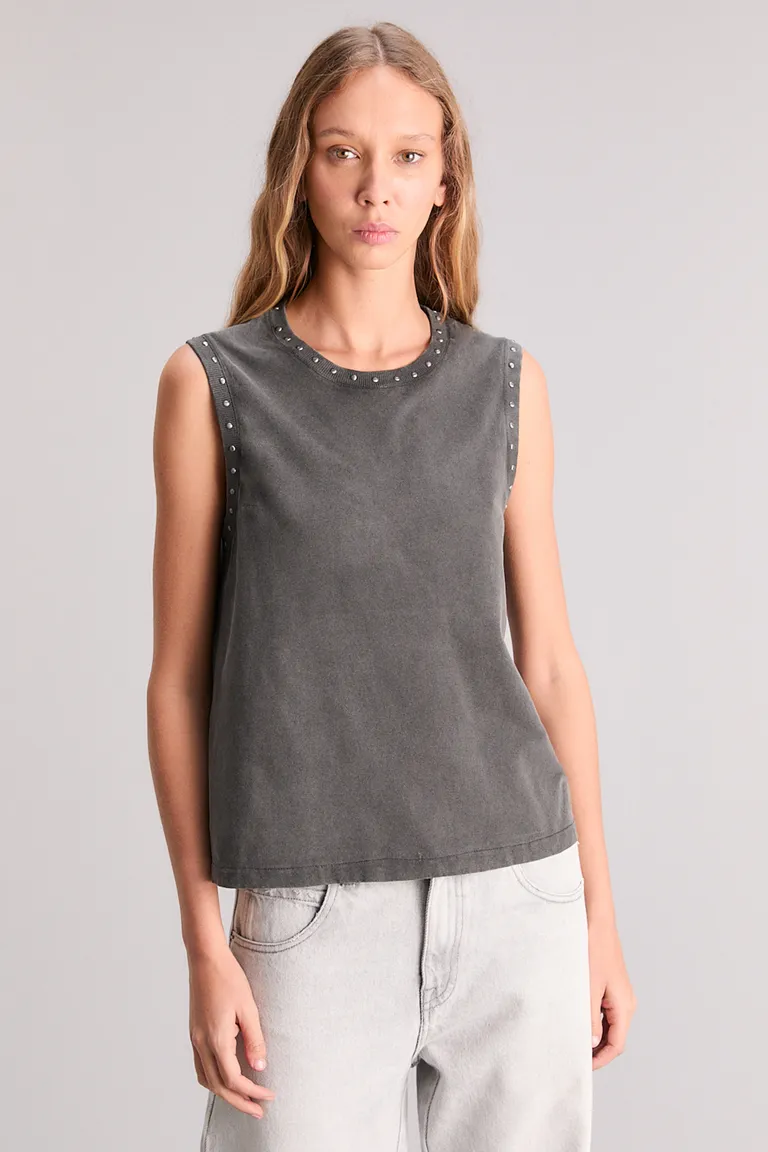 Musculosa gris sin mangas, diseño minimalista y elegante para mujeres de Kosiuko en Remeras para argentina