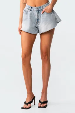 Shorts jean koi acampanados de Edikted en Shorts para argentina