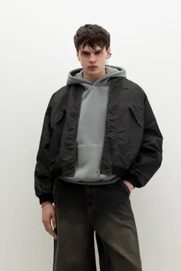 Campera bomber con bolsillos de Pull&Bear en Abrigos y Camperas para argentina