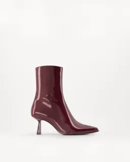 Botín kitten acharolado de Bershka en Botas y Botinetas para argentina