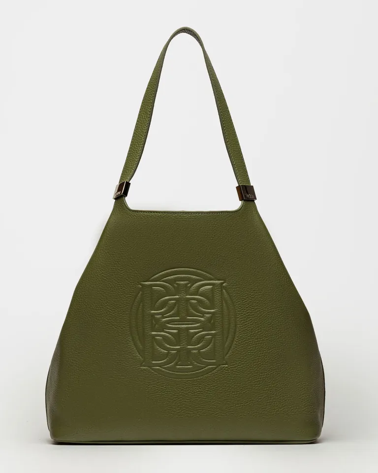 Bolso de cuero graneado verde con diseño minimalista y gofrado de la marca de Prüne en Bolsos y Carteras para argentina